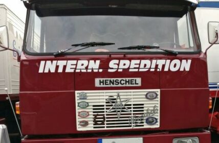 Henschel F 221 S