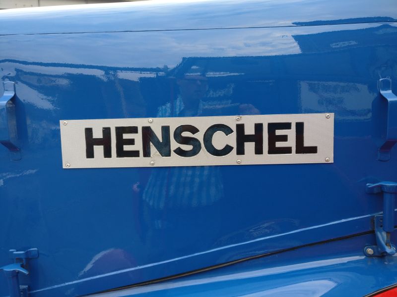 Foto der Sattelzugmaschine Henschel H 122 auf der Ausstellung im Technik Museum Kassel TMK am 30. September 2017.