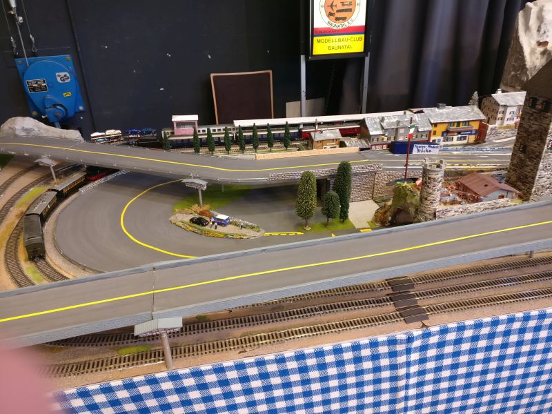 Schauanlage des Modellbau-Club Baunatal auf der Inspiration Modellbau 2017 in Nieder-Olm in der Ludwig-Eckes-Halle.