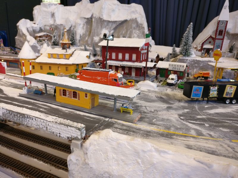 Schauanlage des Modellbau-Club Baunatal auf der Inspiration Modellbau 2017 in Nieder-Olm in der Ludwig-Eckes-Halle.