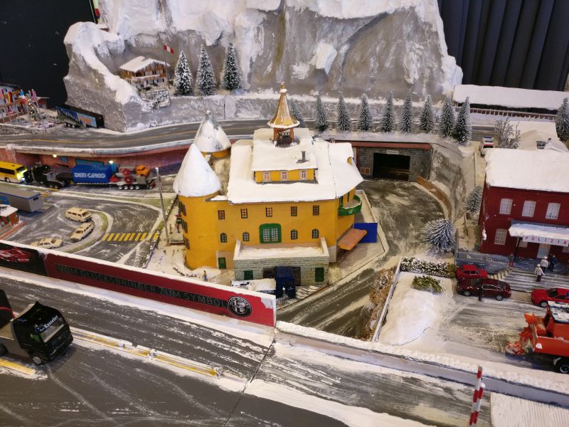 Schauanlage des Modellbau-Club Baunatal auf der Inspiration Modellbau 2017 in Nieder-Olm in der Ludwig-Eckes-Halle.