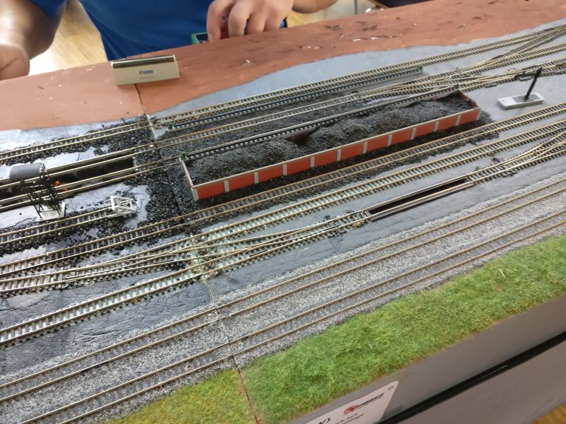 Modul Bahnbetriebswerk (Bw) auf der Modulanlage der Rhein-Main-Gruppe der N-Modulbahner auf der Inspiration Modellbau 2017 in Nieder-Olm in der Ludwig-Eckes-Halle.