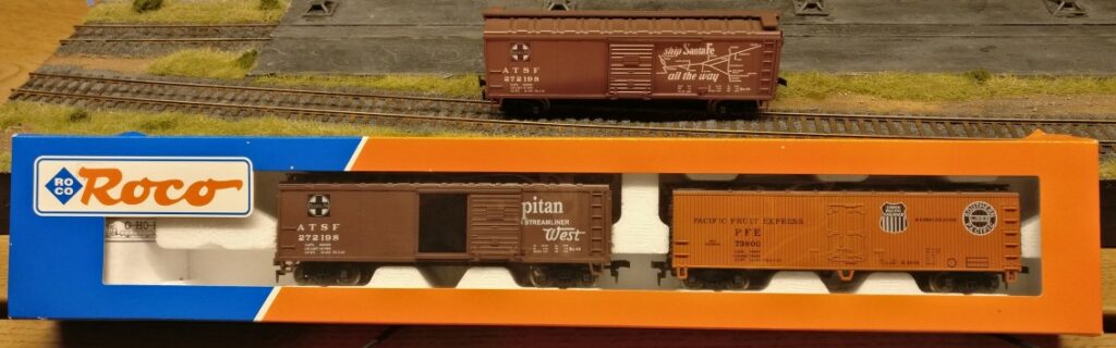 Die Originalverpackung / OVP: Roco 48497 US Boxcar Set, Fruit Express UP & ATSF El Capitan