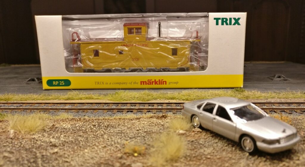 Ready for Unboxing: Trix 24904 Caboose CA-3 #3721 US-Güterzug-Begleitwagen UNION PACIFIC