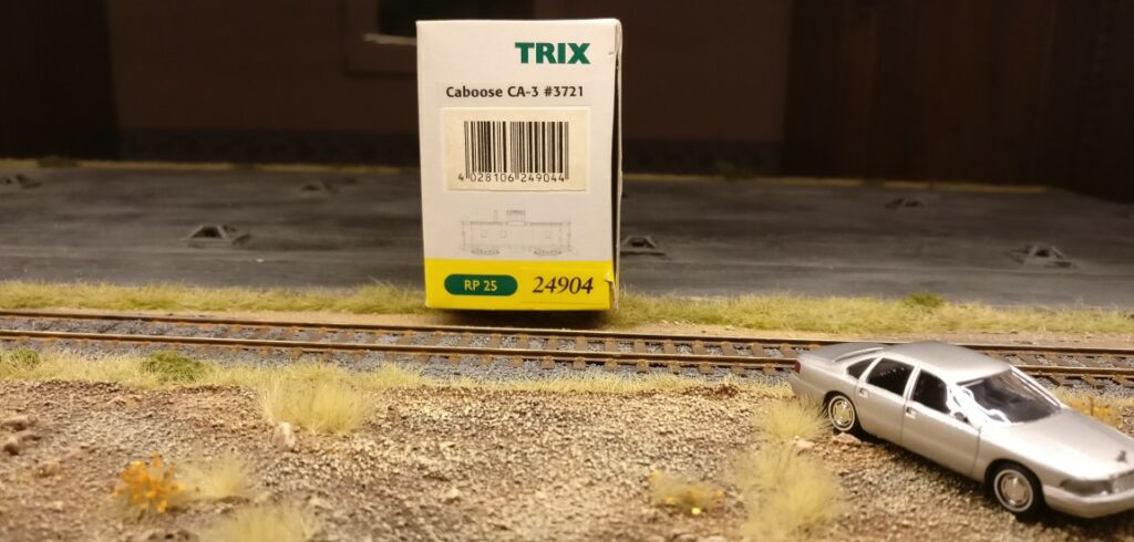 Ready for Unboxing: Trix 24904 Caboose CA-3 #3721 US-Güterzug-Begleitwagen UNION PACIFIC