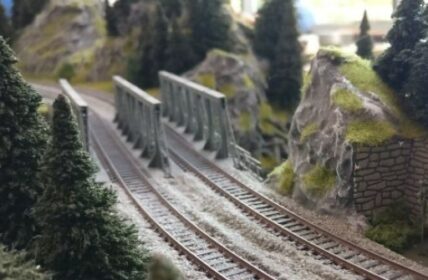 22 Trix-Gleise: Über die träumerischen Gedanken eines Modellbahnenthusiasten beim Anlagenplanen...