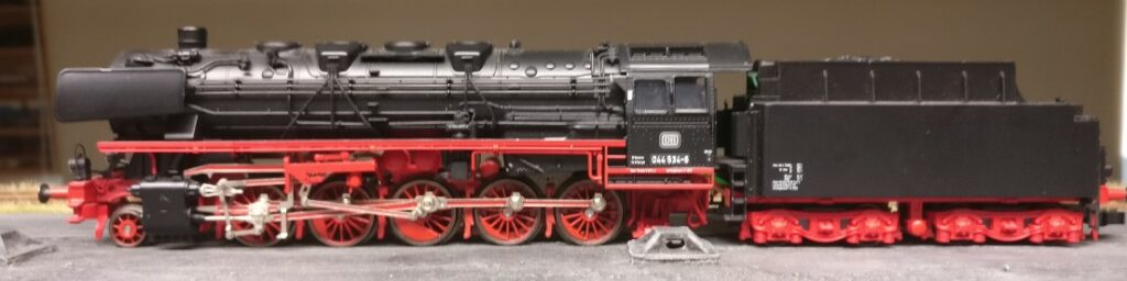 Mein erstes Exemplar der Dampflokomotiven der BR 44 ist die Märklin HAMO 38880, die Dampflok BR 044 534-6  der DB.