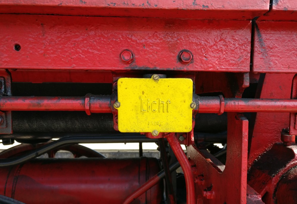Baureihe 01 519 vor dem DGEG-Sonderzug von Veitshöchheim über Würzburg nach Mainz am 22.04.2018 am Gleis 4 des Hauptbahnhofs Mainz