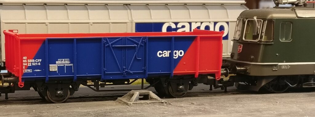 Roco 47830 Offener Güterwagen / Materialwagen X  der SBB/CFF. Betriebsnummer 40 85 94 22 521-6.  Zum Vergrößern des Bildes bitte einfach das Bild anklicken. Das gilt hier für alle Bilder.