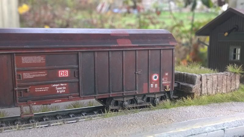 Märklin 44600 Schwenkdachwagen Taems 890 der DB AG mit der Betriebsnummer 31 80 085 1 306-7, Aufschrift Tonerde / Argille