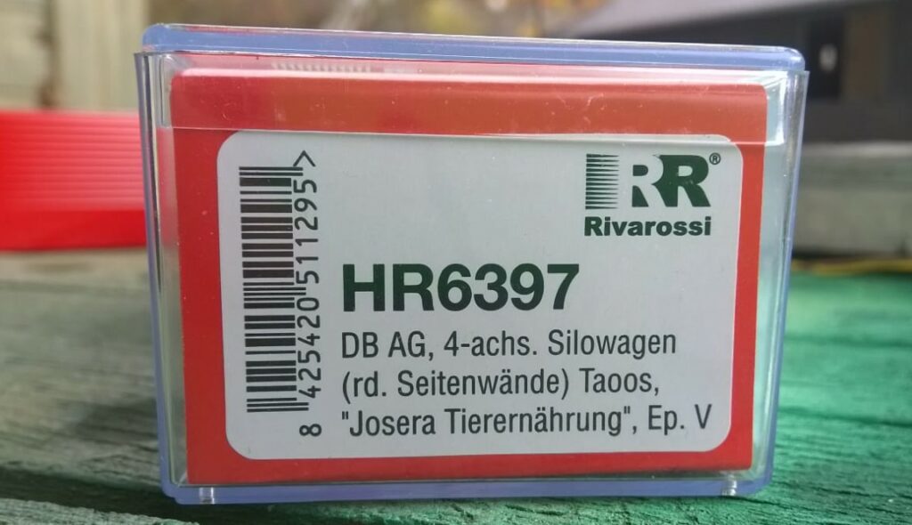 Die OVP des Rivarossi HR 6397 Silowagen Uapps NACCO "Josera" der DB AG. Hier  ist noch die Bauart-Bezeichnung Taoos hinzugefügt.