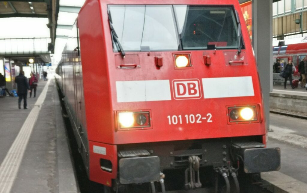 Baureihe 101 102-2 im Hbf Stuttgart am 01.01.2019