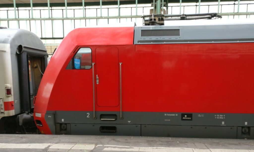 Baureihe 101 102-2 im Hbf Stuttgart am 01.01.2019