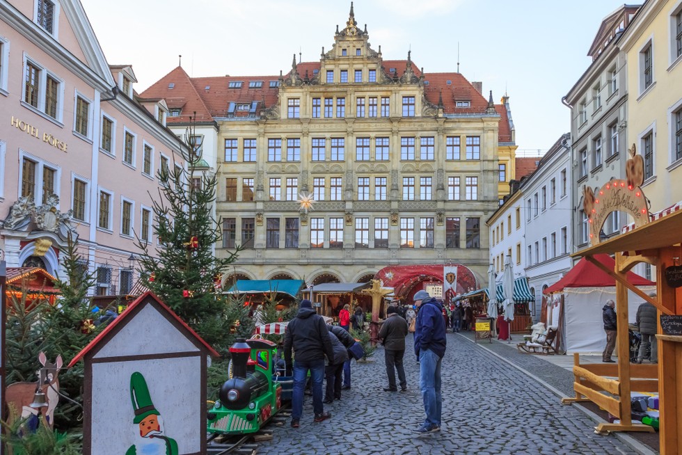 Der Weihnachtsmarkt Görlitz. Dorthin fährt die Pressnitztalbahn nicht, aber das Foto gefällt mir so gut, dass ich es jetzt hier unterbringen wollte. Sorry. (#1)