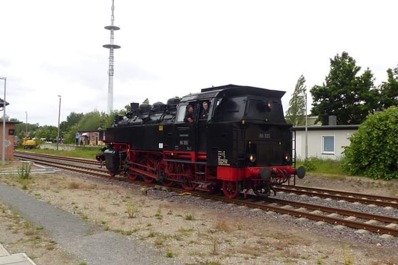 Die Dampflokomotive der Baureihe BR 86 333 (BR 86 1333-1) am 26.05.2019 im Bahnhof Soltau (Han) an der Heidebahn.