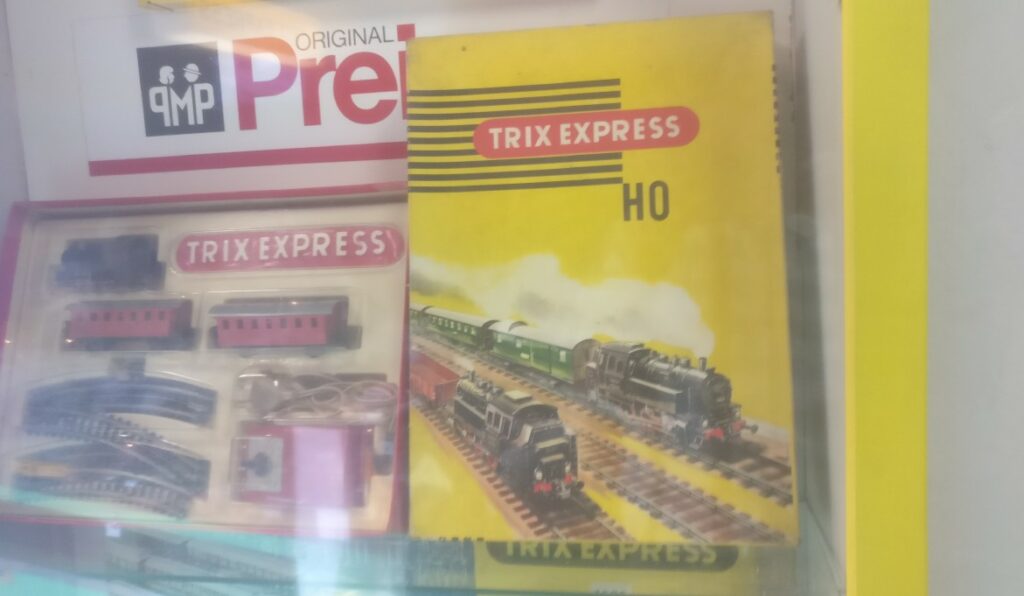 Aus den ersten Jahren von Trix: TRIX EXPRESS H0 Startpackungen.