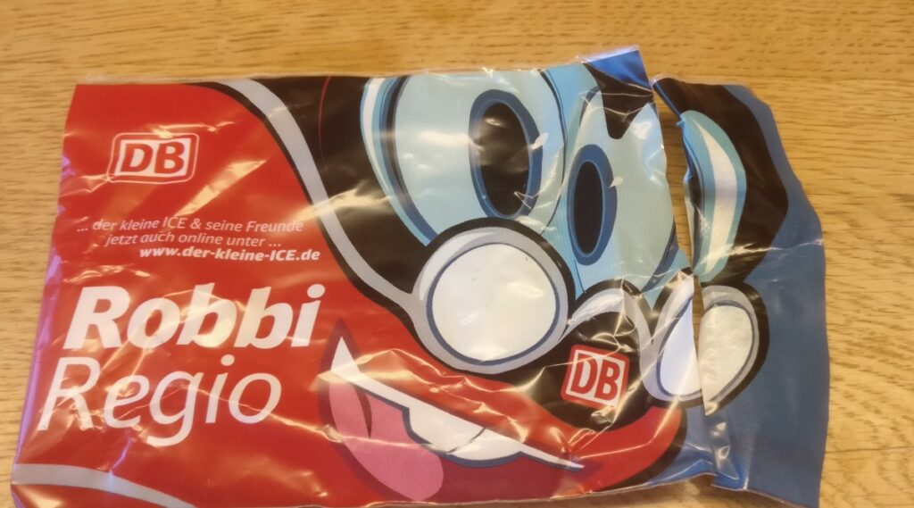 "Robbi Regio" aus der Serie "Der kleine ICE" der DB.