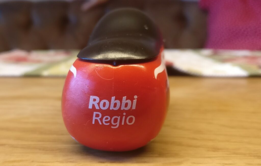 "Robbi Regio" aus der Serie "Der kleine ICE" der DB.