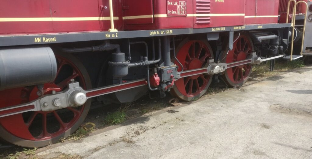 Die Diesellok V65 011 der DB (Leihgabe an die BSW-Freizeitgruppe zur Erhaltung historischer Eisenbahnfahrzeuge) auf dem Sommerfest der Bahn in Koblenz am 22.06.2019