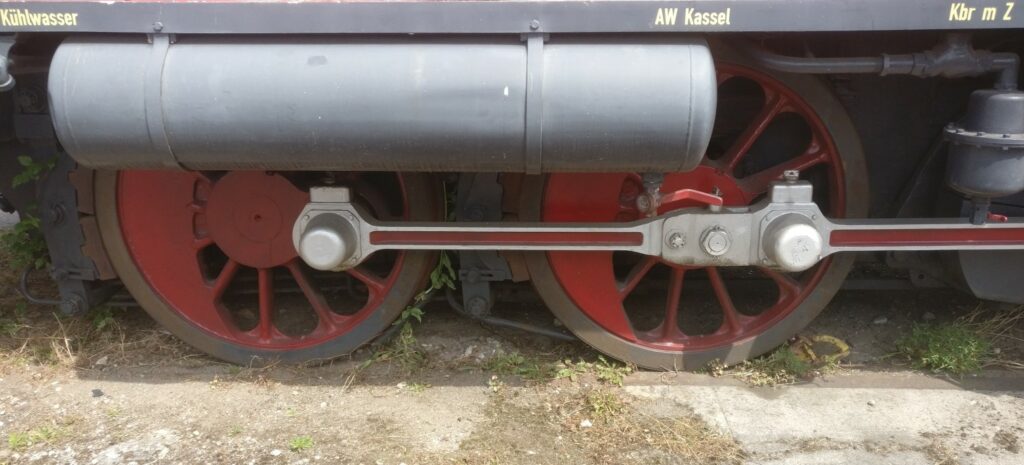 Die Diesellok V65 011 der DB (Leihgabe an die BSW-Freizeitgruppe zur Erhaltung historischer Eisenbahnfahrzeuge) auf dem Sommerfest der Bahn in Koblenz am 22.06.2019