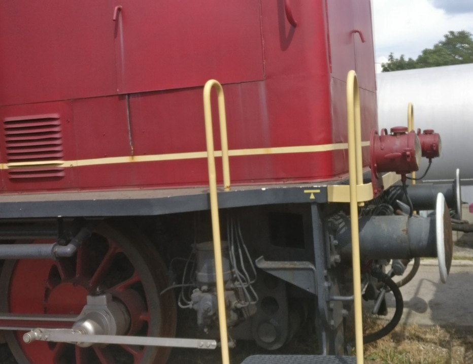 Die Diesellok V65 011 der DB (Leihgabe an die BSW-Freizeitgruppe zur Erhaltung historischer Eisenbahnfahrzeuge) auf dem Sommerfest der Bahn in Koblenz am 22.06.2019
