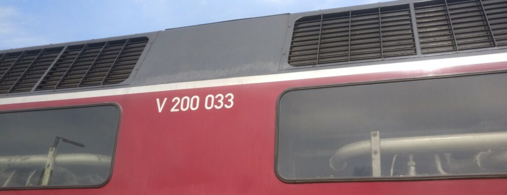 Diesellok Baureihe 220 033-5 auf dem Sommerfest der Bahn in Koblenz