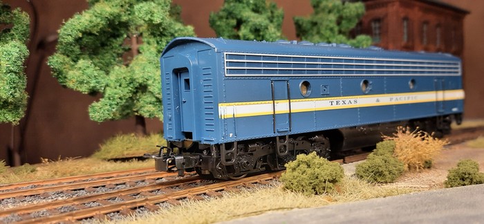 Die sehr wuchtige Märklin 4081 B-Unit EMD F7 "Texas & Pacific.