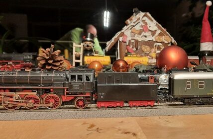 Märklin 3005: die BR 23014 verströmt Weihnachten wie keine andere