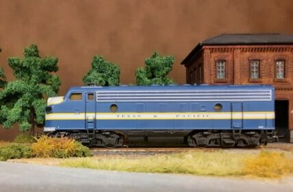 Für meine einsame B-Unit: Märklin 3481 US-Diesellok EMD F7 "Texas & Pacific", 2x A-Unit