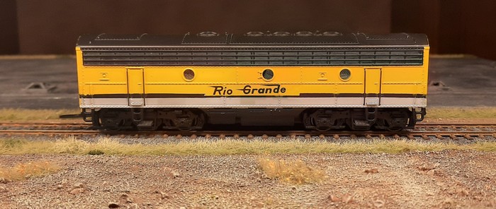 Die Märklin 4062 US-Diesellok EMD F7 "Rio Grande", B-Unit in Großaufnahme.