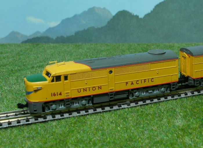 Life-Like 7428 Alco FA1 Diesellokomotive Union Pacific #1614 (Armour Yellow, Harbor Mist Gray) (Foto: Honischer)