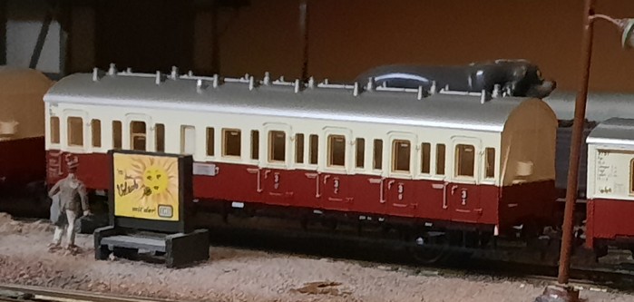 Trix 3755 Abteilwagen rot/beige 2./3. Klasse Cd