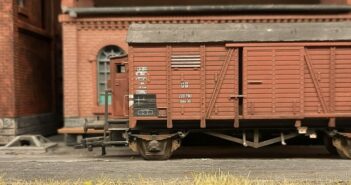 Liliput 253 09: gedeckter Güterwagen Gms 30 mit Bremserhaus, Wagennummer 220 790