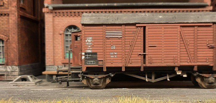 Liliput 253 09: gedeckter Güterwagen Gms 30 mit Bremserhaus, Wagennummer 220 790
