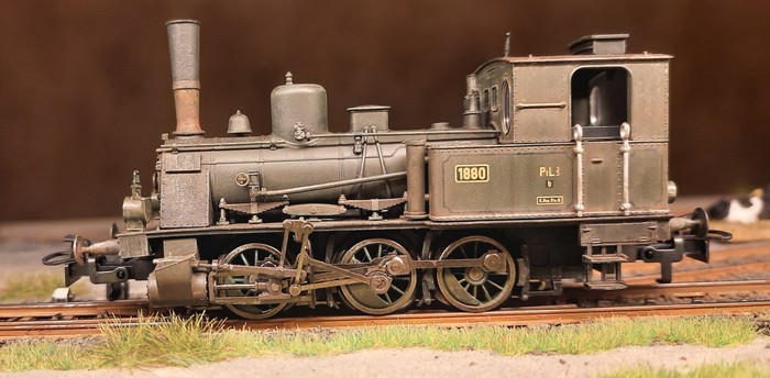 Die Märklin 37189 Dampflokomotive Gattung Ptl 3/3 auf den Rangiergleisen von Doncolors Rangiermodul.