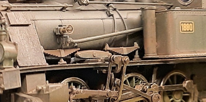 Auch die Bedienelemente der Märklin 37189 Dampflokomotive Gattung Ptl 3/3 seitlich des Kessels wurden behandelt.