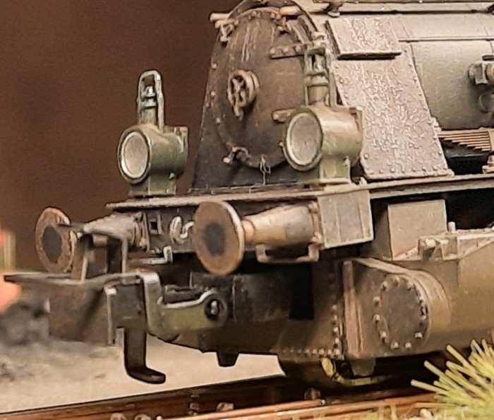 Das typische Erscheinungsbild der Puffer findet sich auch an der Märklin 37189 Dampflokomotive Gattung Ptl 3/3.
