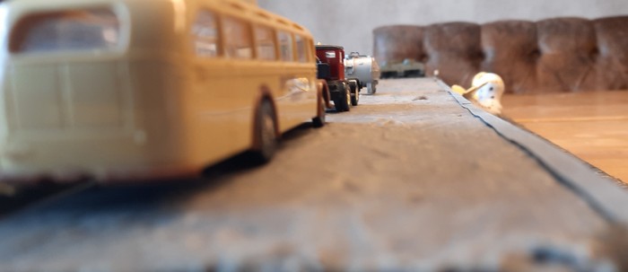 Ein alter Bus am Kai von Sturmhaven. Busse zählen ebenfalls zu Tinos großer Leidenschaft.