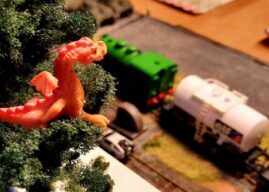 Eisenbahn + Kinder: wie ich für meinen Enkel Tino ein El Dorado schuf