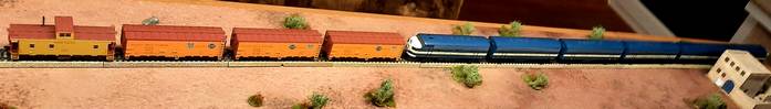 Eisenbahnbilder von US Modellbahnen von Märklin (die Lokomotiven) und diversen Herstellern (Güterwagen)