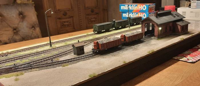 Eisenbahnbild vom Rangierspiel: Inglenook und Timesaver heißen die Dinger. Es macht immer Laune, die Güterwägen in die richtige Reihenfolge zu bringen.