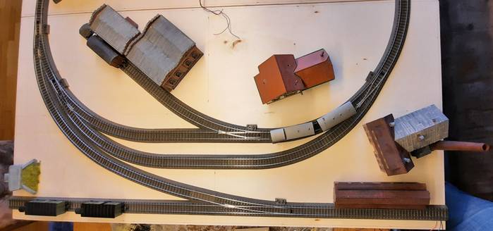 Modul 1: auf 60cm x 120cm Größe haben wir hier unsere Modellbahn Ideen umgesetzt.