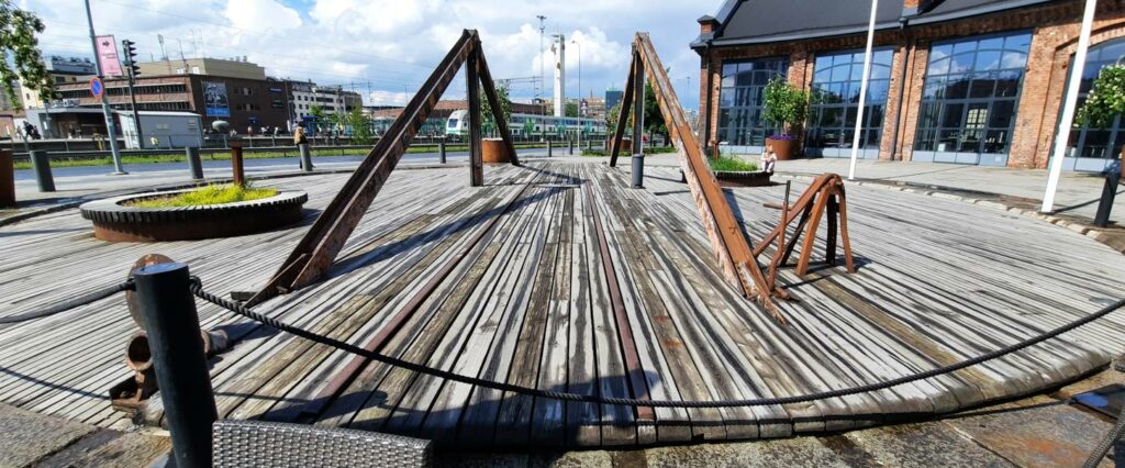 Blick über die Drehbühne vor der zweiten Rotunde des Bw Tampere.