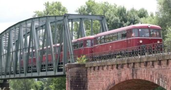 Hafenfest in Aschaffenburg am 10.07.2022: Viel zu sehen zu Wasser und auf Schiene! (Foto: Josef)