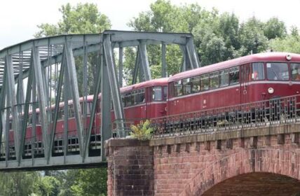 Hafenfest in Aschaffenburg am 10.07.2022: Viel zu sehen zu Wasser und auf Schiene! (Foto: Josef)