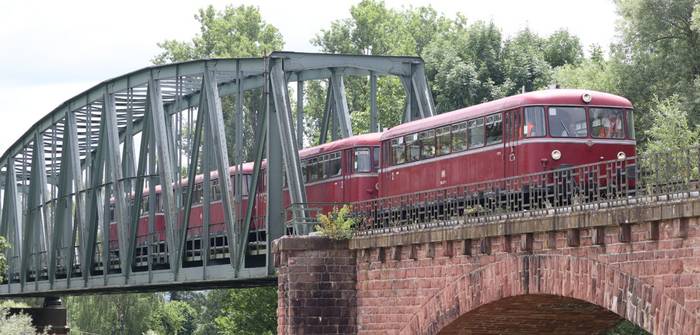 Hafenfest in Aschaffenburg am 10.07.2022: Viel zu sehen zu Wasser und auf Schiene! (Foto: Josef)