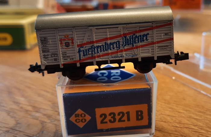 Der Roco 2321B Bierwagen "Fürstenberg Pilsener".