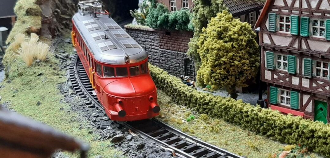 Märklin 37869 / 3605 Triebwagen Serie RCe 2/4, "Roter Pfeil" der SBB (Foto: Kalle)