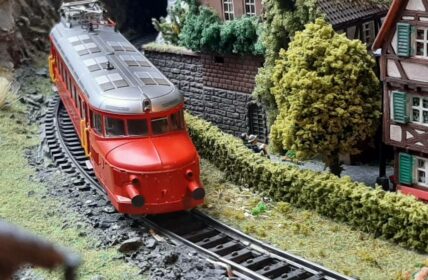 Märklin 37869 / 3605 Triebwagen Serie RCe 2/4, "Roter Pfeil" der SBB (Foto: Kalle)