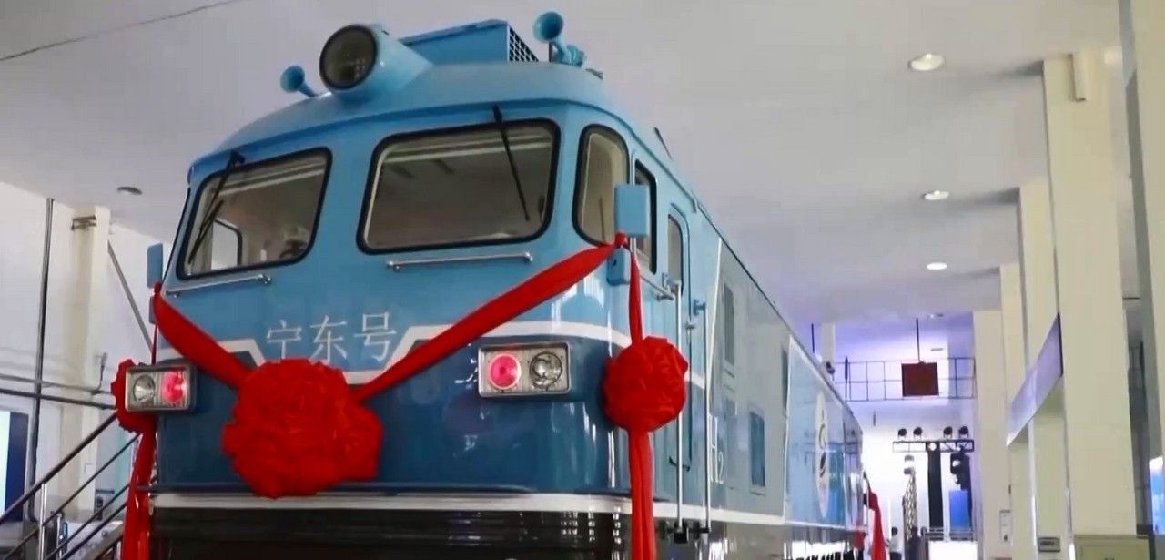 Chinas "Ningdong": Die leistungsstärkste wasserstoffbetriebene Lokomotive (Foto: CRRC)